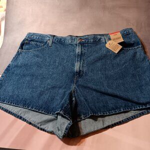 Levi's Shorts Women's Plus Size   24W   NWT